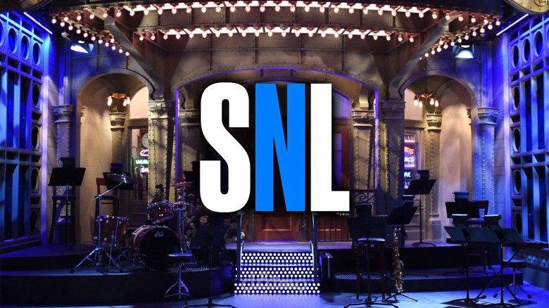 اسكربت كوميدي بعنوان : نشرة الأخبار  بنفس أسلوب نشرة أخبار برنامج SNL  بالعربي