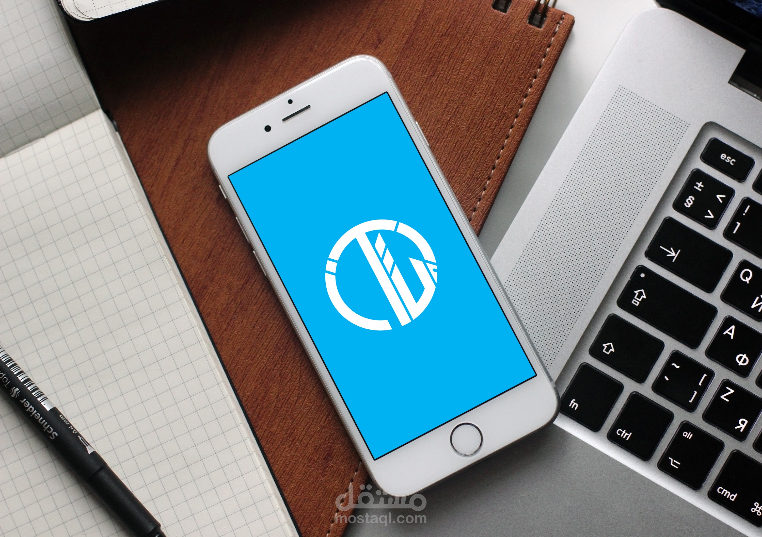 شعار لشركة "إت- iT "