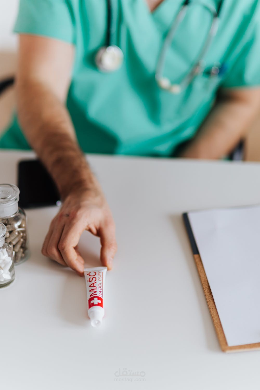 أفضل مرهم لعلاج آلام أسفل الظهر | كريم موف للظهر