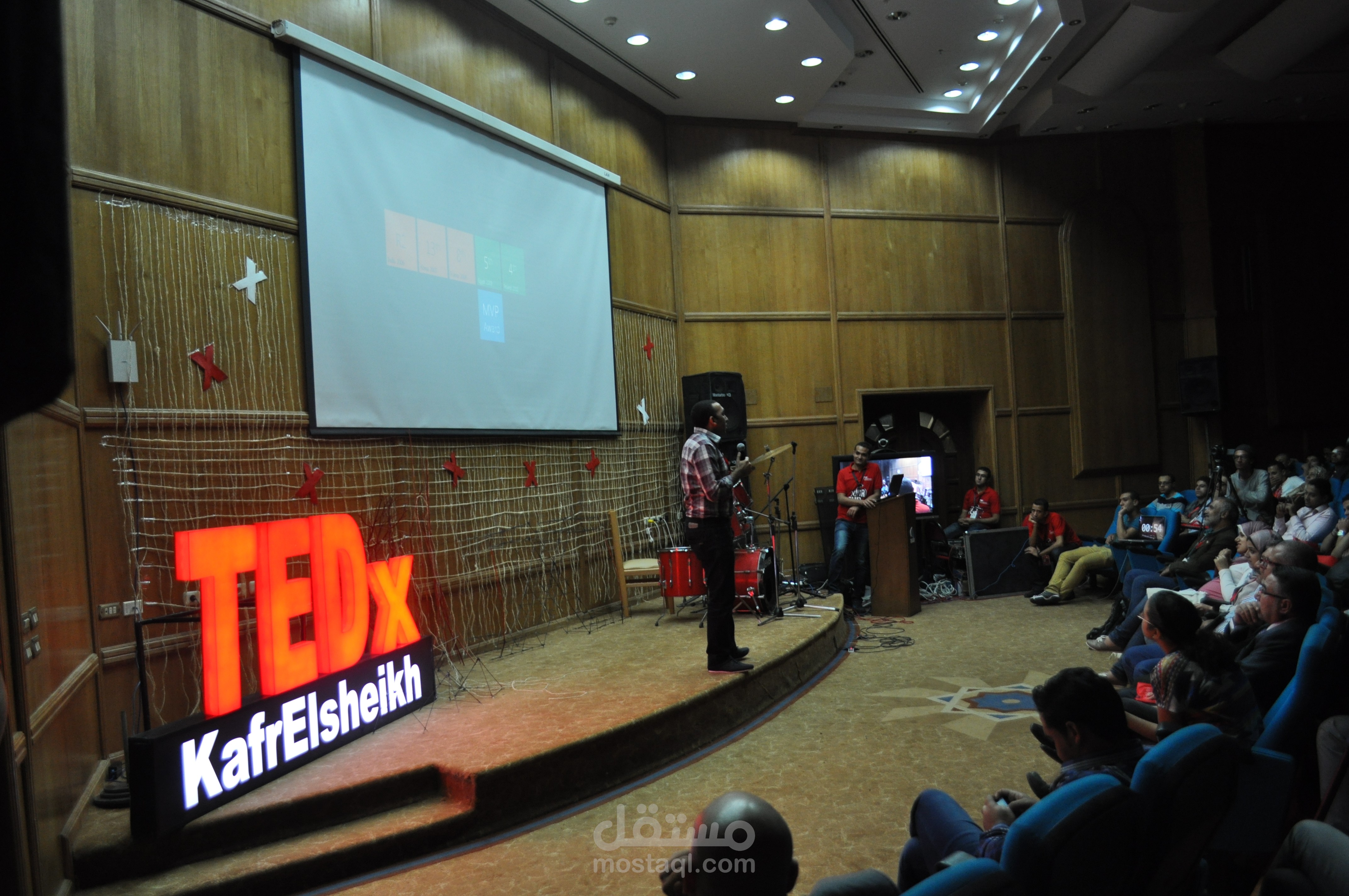 المشاركة فى عمل مونتاج لفيديوهات TEDx كفرالشيخ وطنطا
