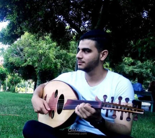 عزف على العود