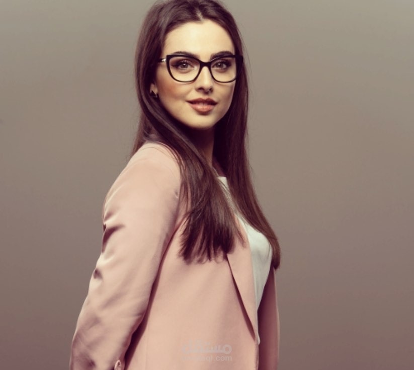 السيرة الذاتية للإعلامية "ريتا خان"