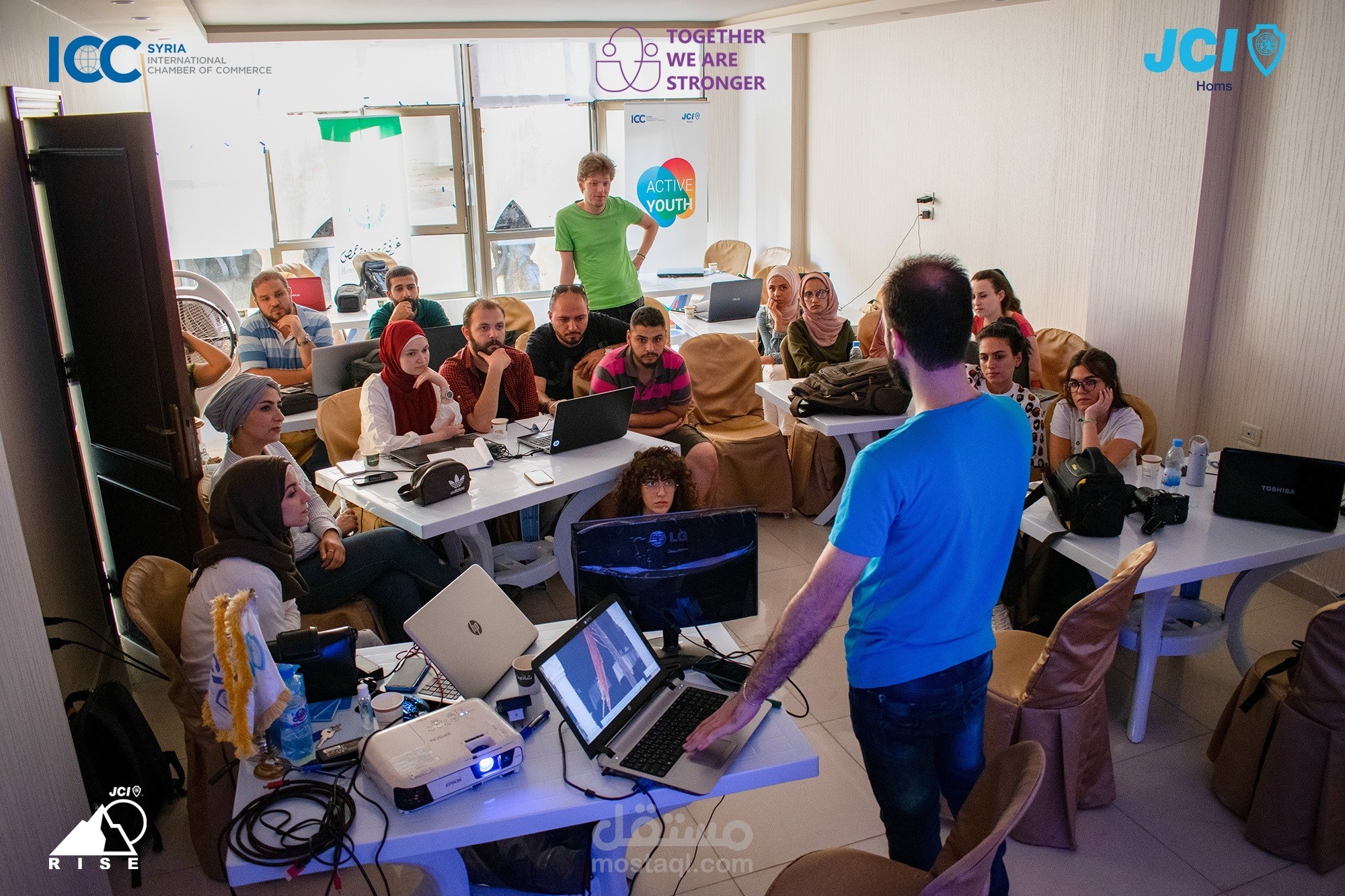 تدريب تصوير فوتوغرافي و تعديل صور باستخدام الفوتوشوب ومونتاج باستخدام البريميير