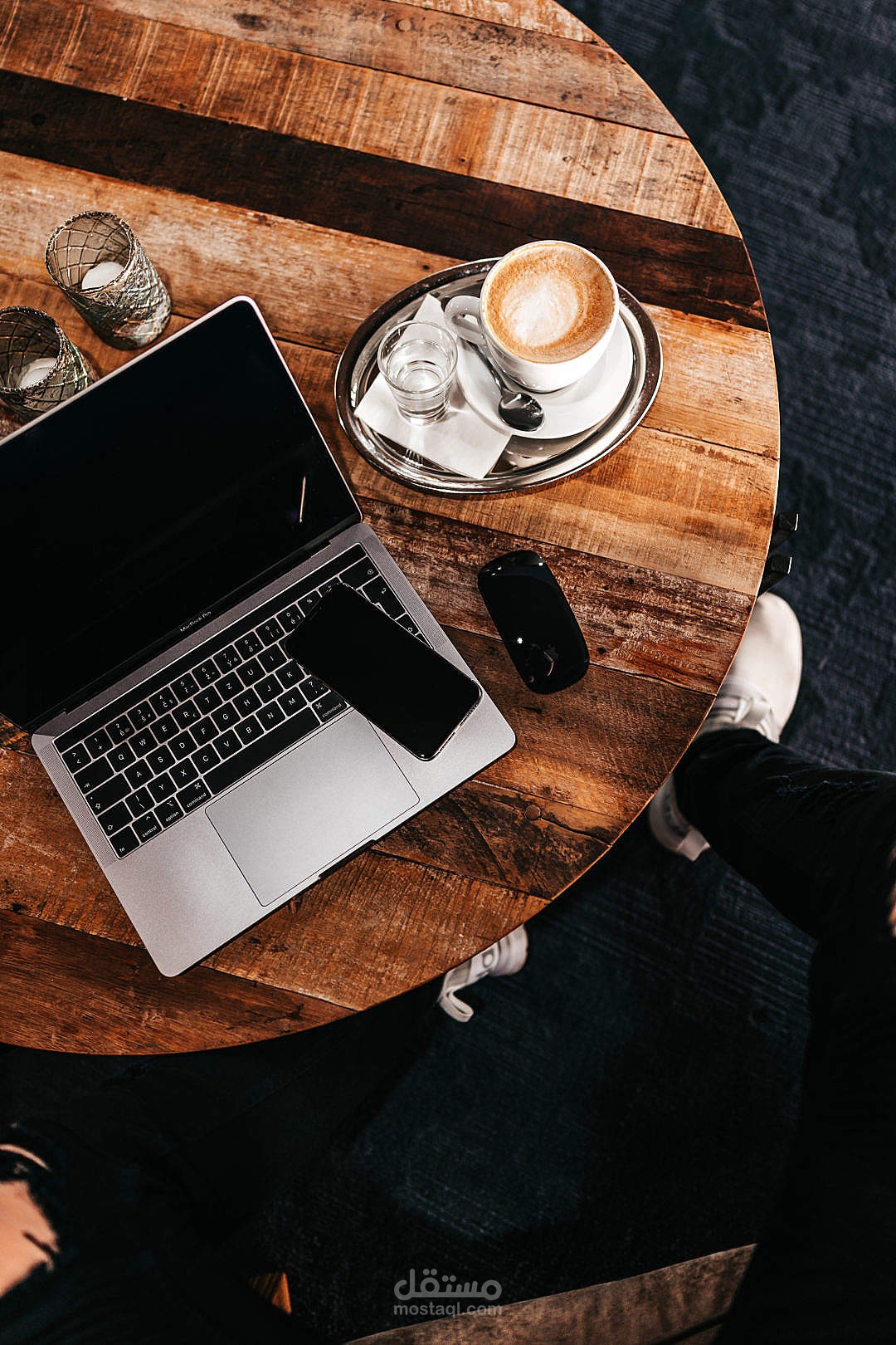 كتابة تقارير بأسلوب أكاديمي محكم.