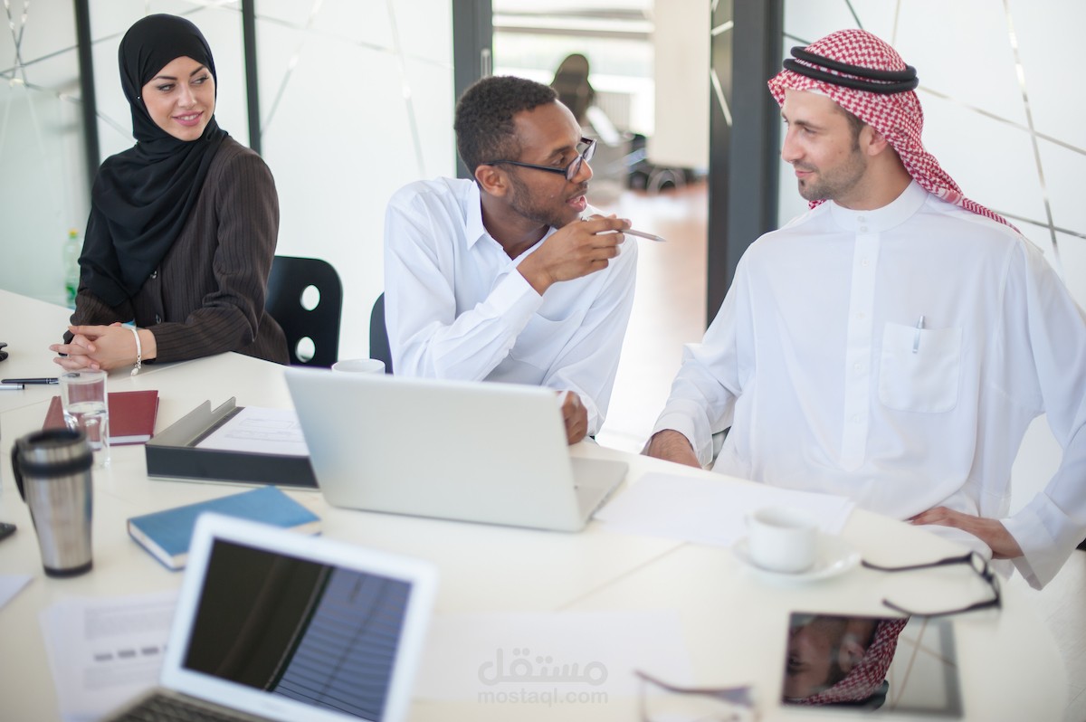 موقع  لمعهد المستكشف الحديث العالي للتدريب