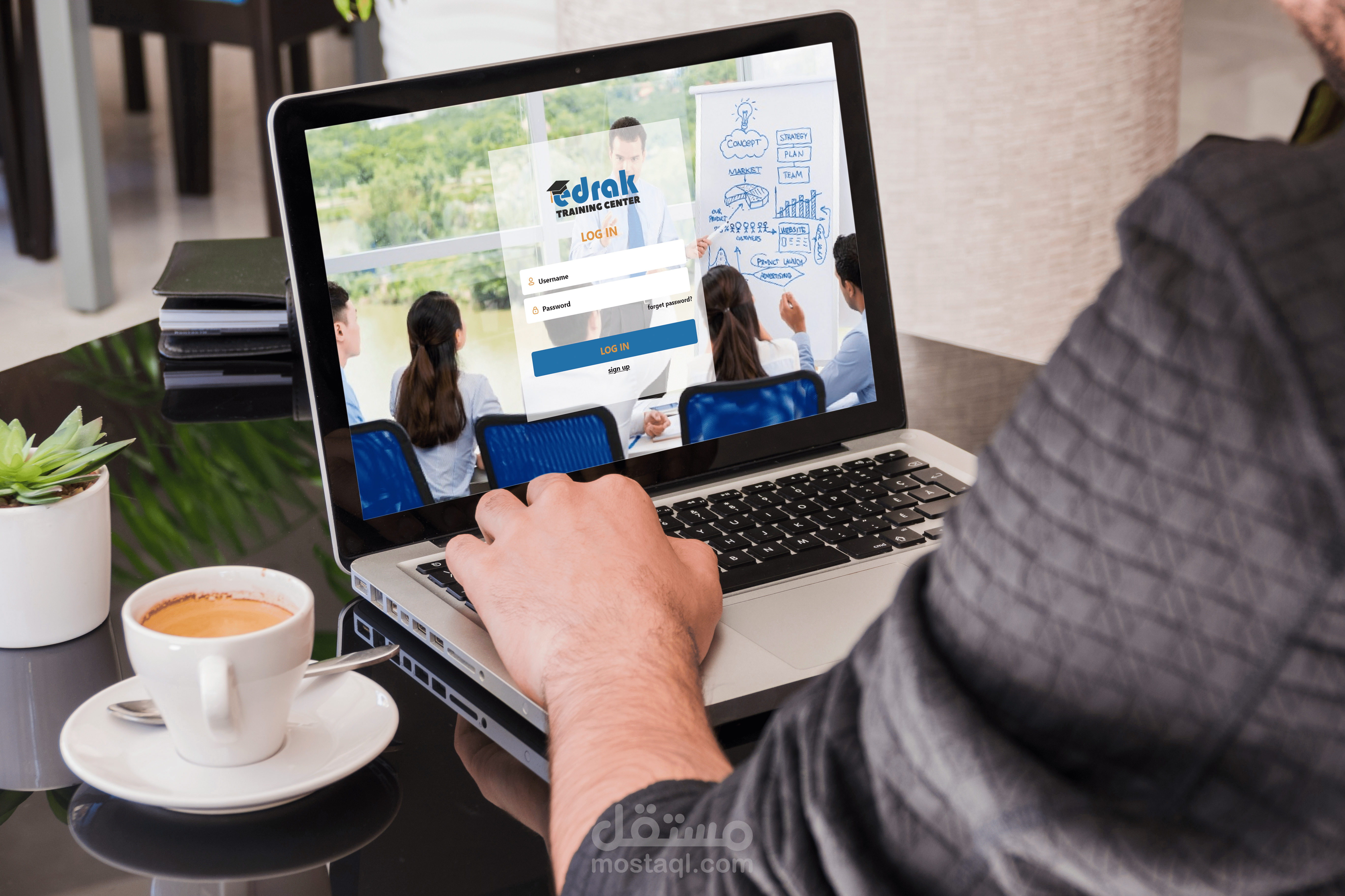 واجهات من تصميم موقع ويب لمنصة تدريبية