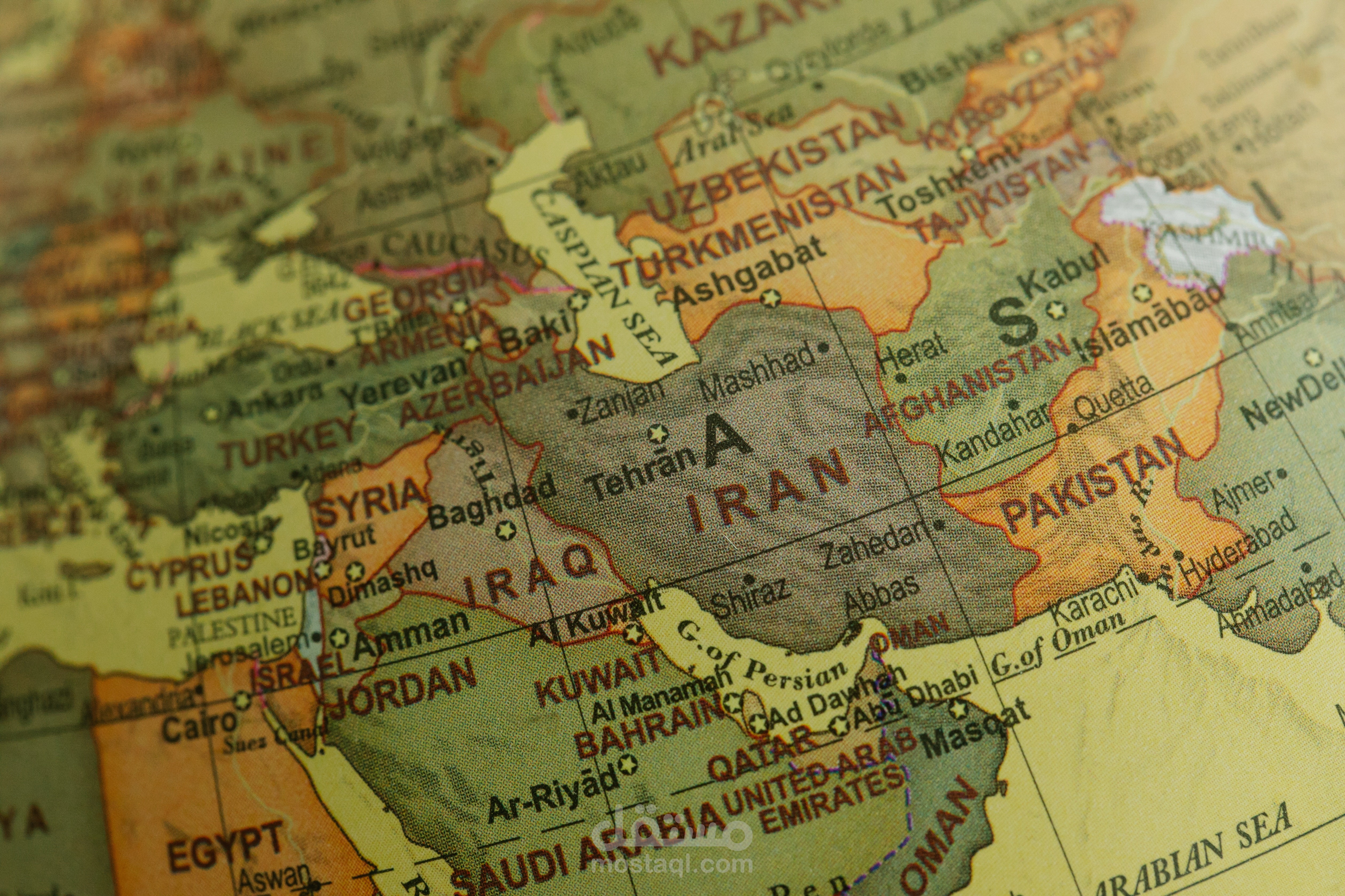 كتابة موضوع سياسي