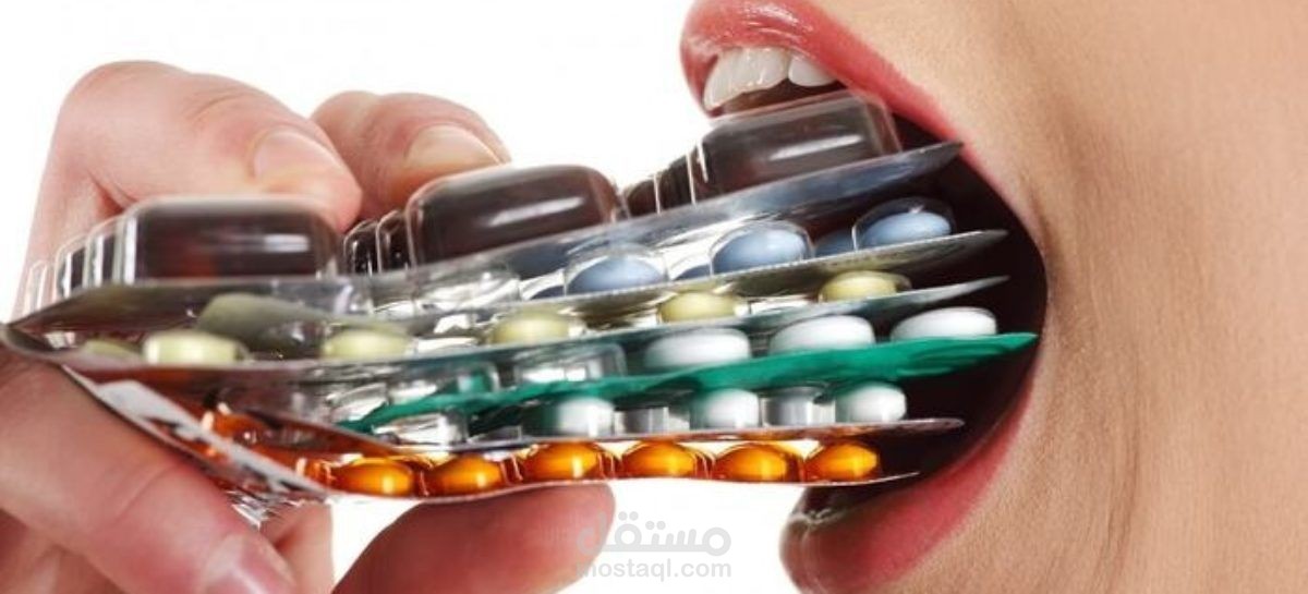 مقال طبي حول مخاطر الإفراط في استخدام المسكنات.