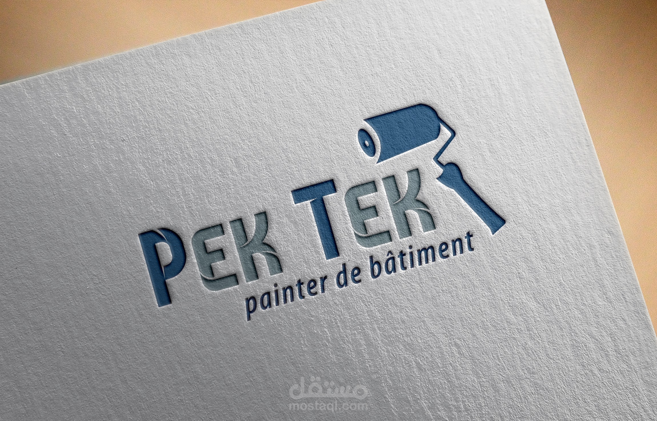 شعار شركة متخصصة في الصباغة المنزلية