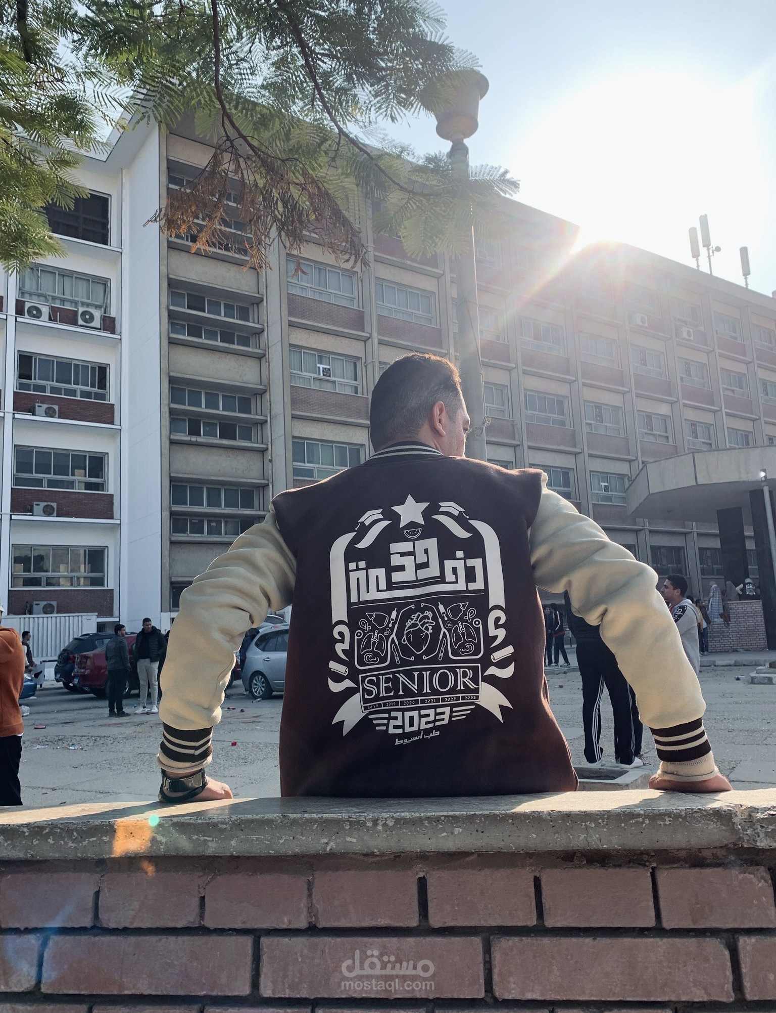 تصميم شعار وجاكيت تخرج – دفعة 59 طب أسيوط