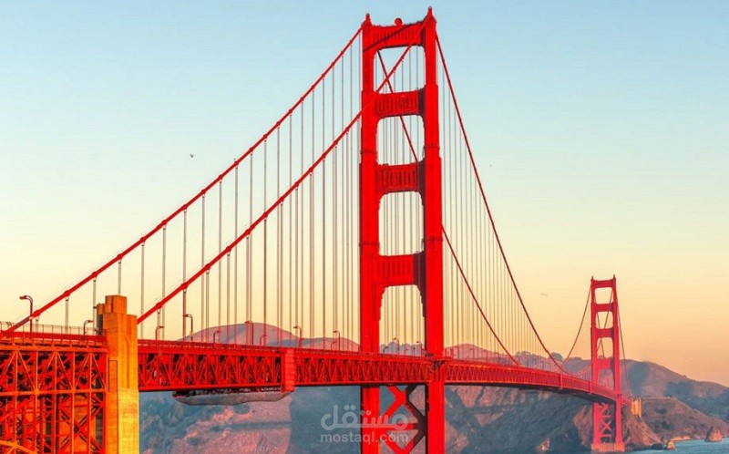بوستر على PowerPoint  لجسر Golden Gate Bridge